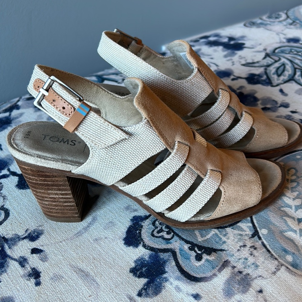 Leather sandals